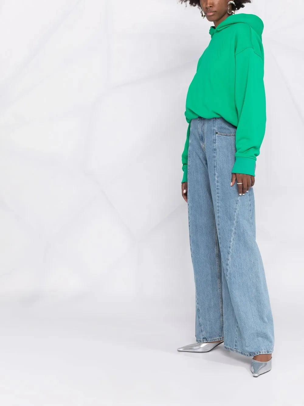 фото The attico укороченное худи maeve с приспущенными плечами