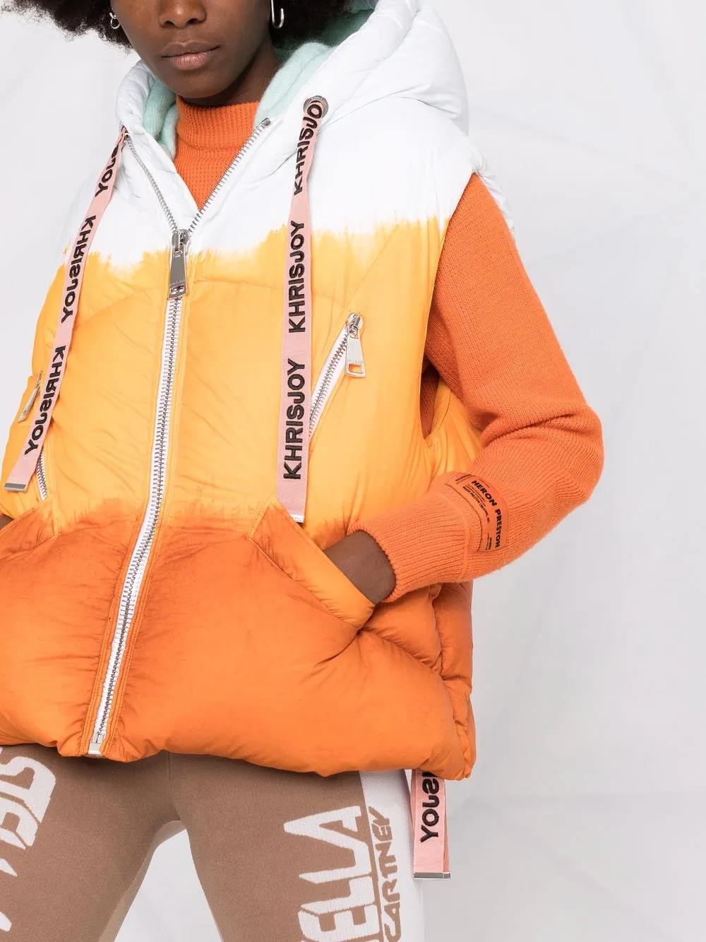 фото Khrisjoy жилет с капюшоном