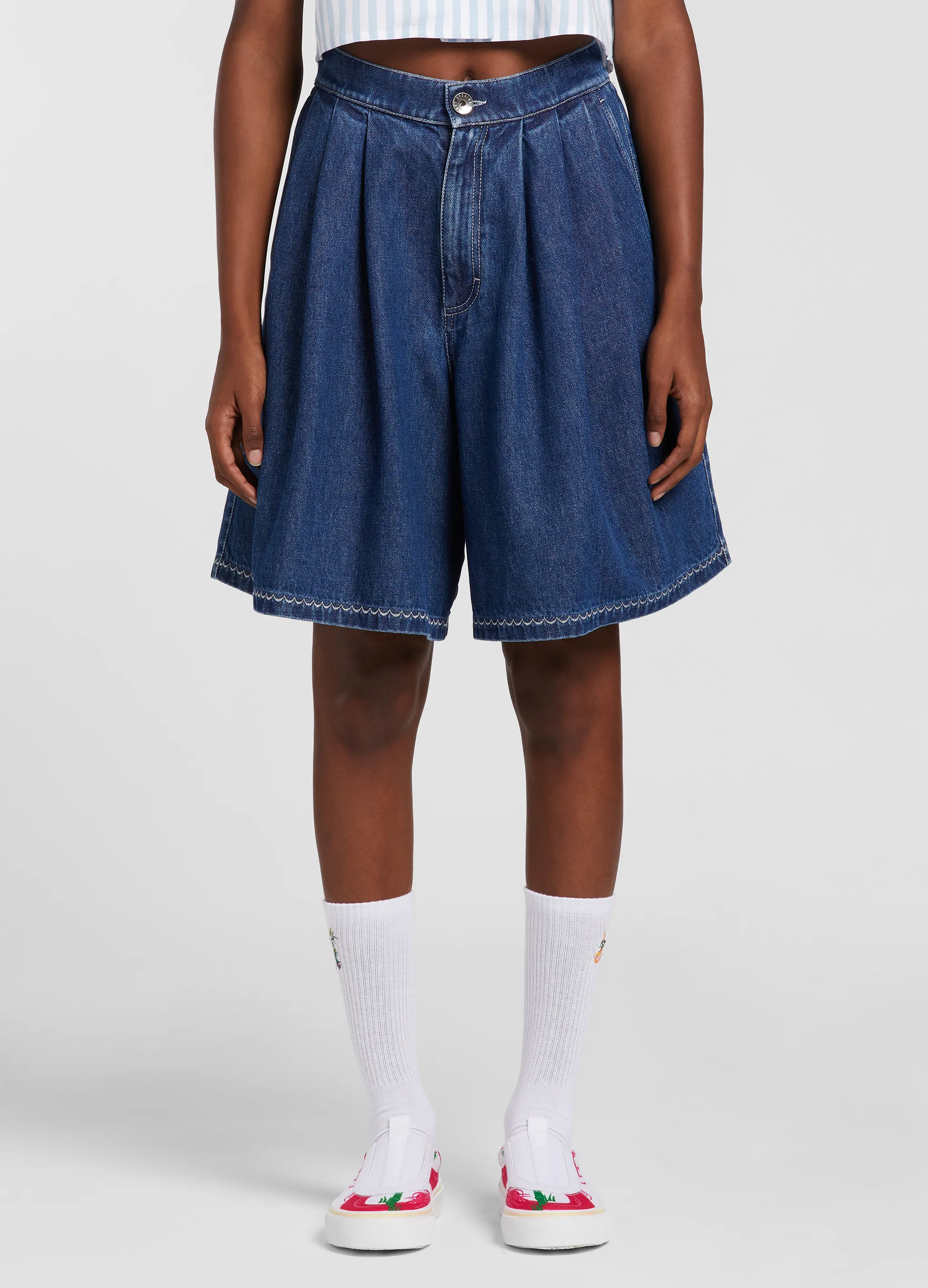 STONEWASH DENIM SHORTS