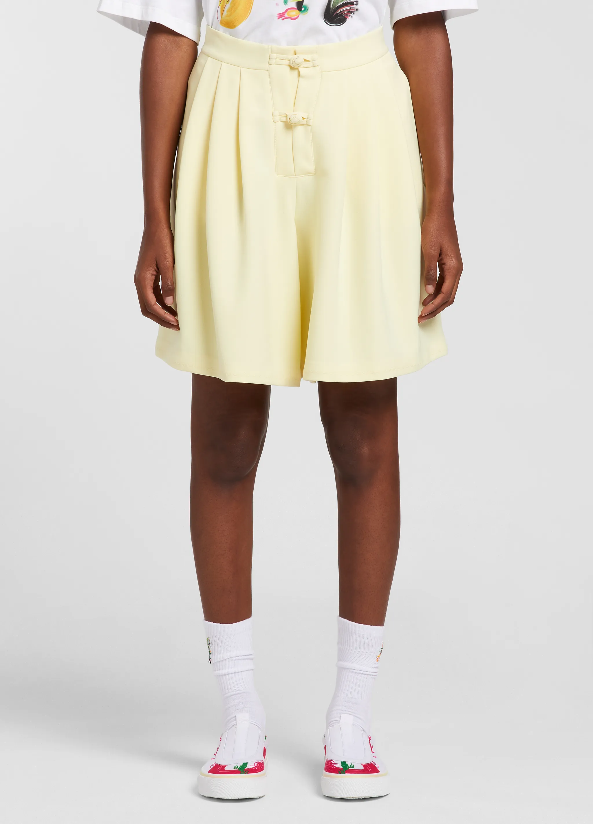 TAILORING PLEATED SHORTS