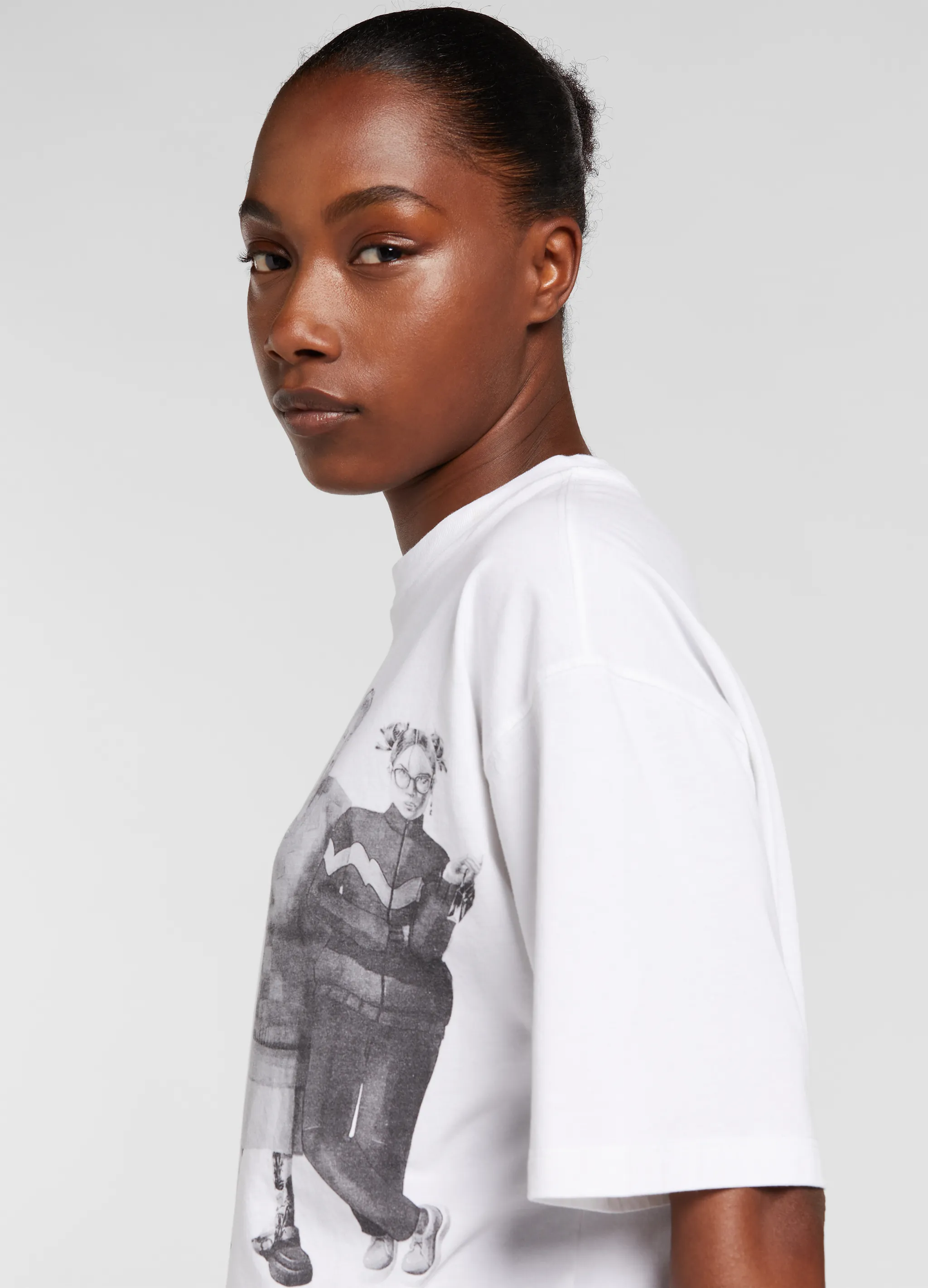 SCHOOL GIRLS CROPPED TEE