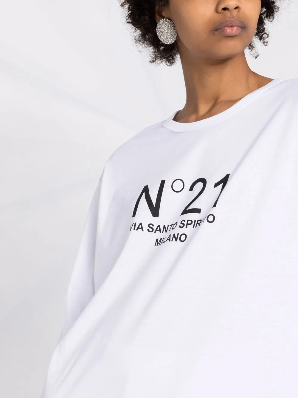 фото Nº21 футболка с длинными рукавами и логотипом