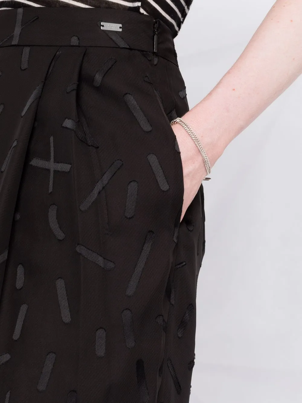 фото Armani exchange брюки с монограммой