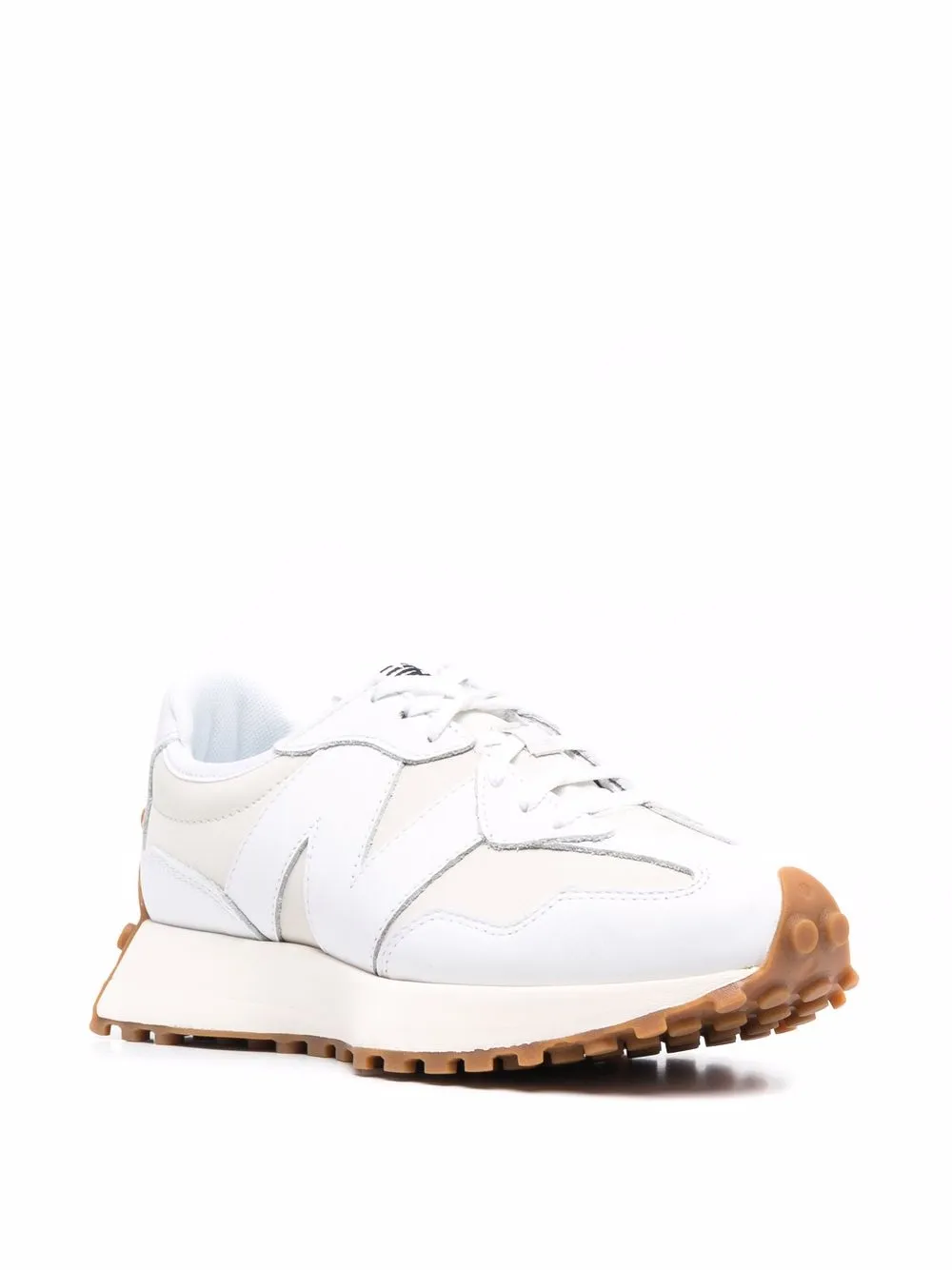 фото New balance кроссовки с нашивкой-логотипом