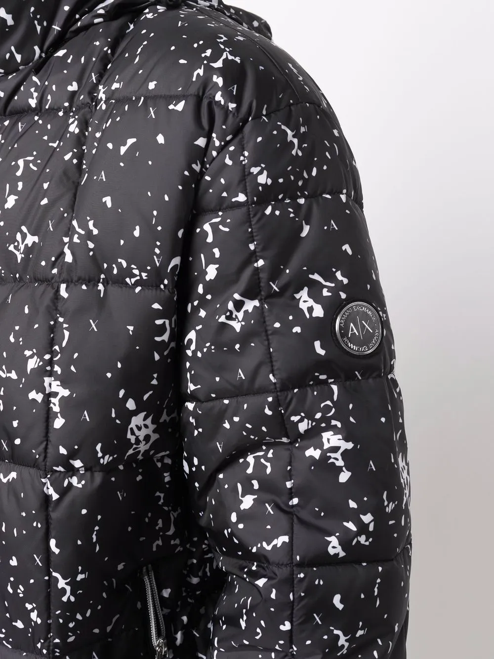 фото Armani exchange пуховик в двух тонах