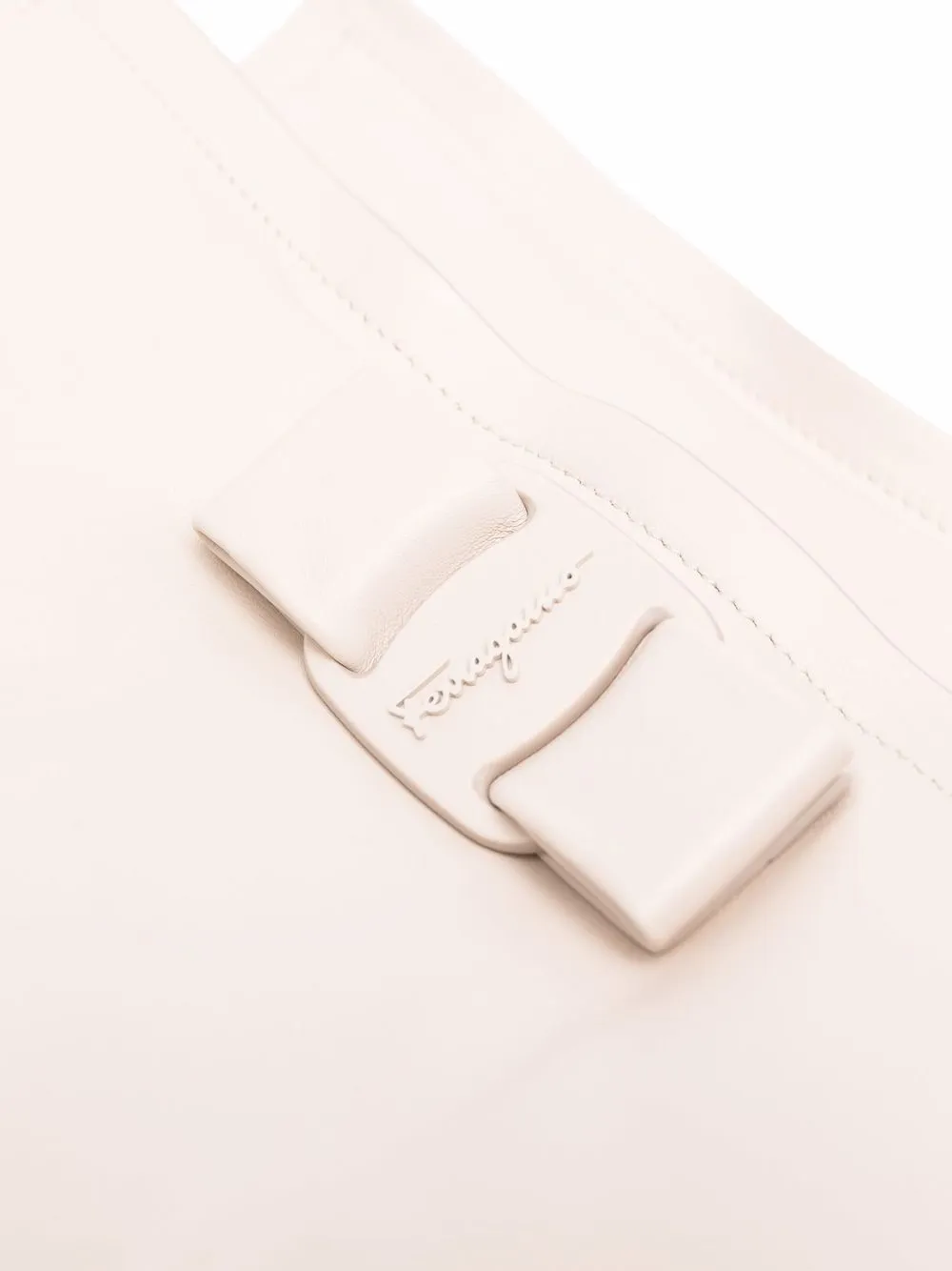 фото Salvatore ferragamo сумка на плечо viva