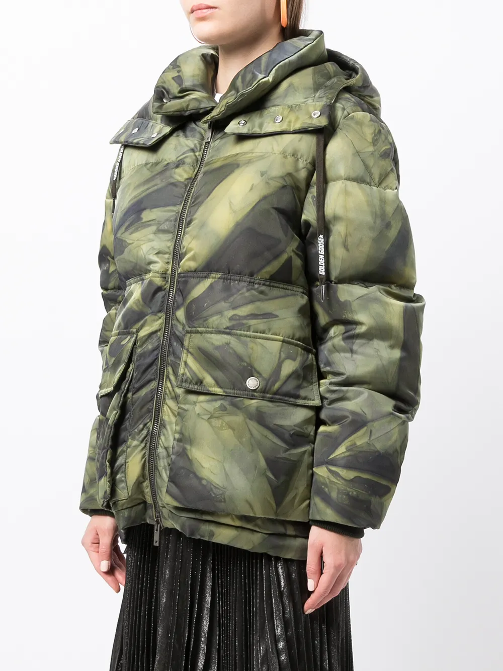 фото Golden goose пуховик с камуфляжным принтом