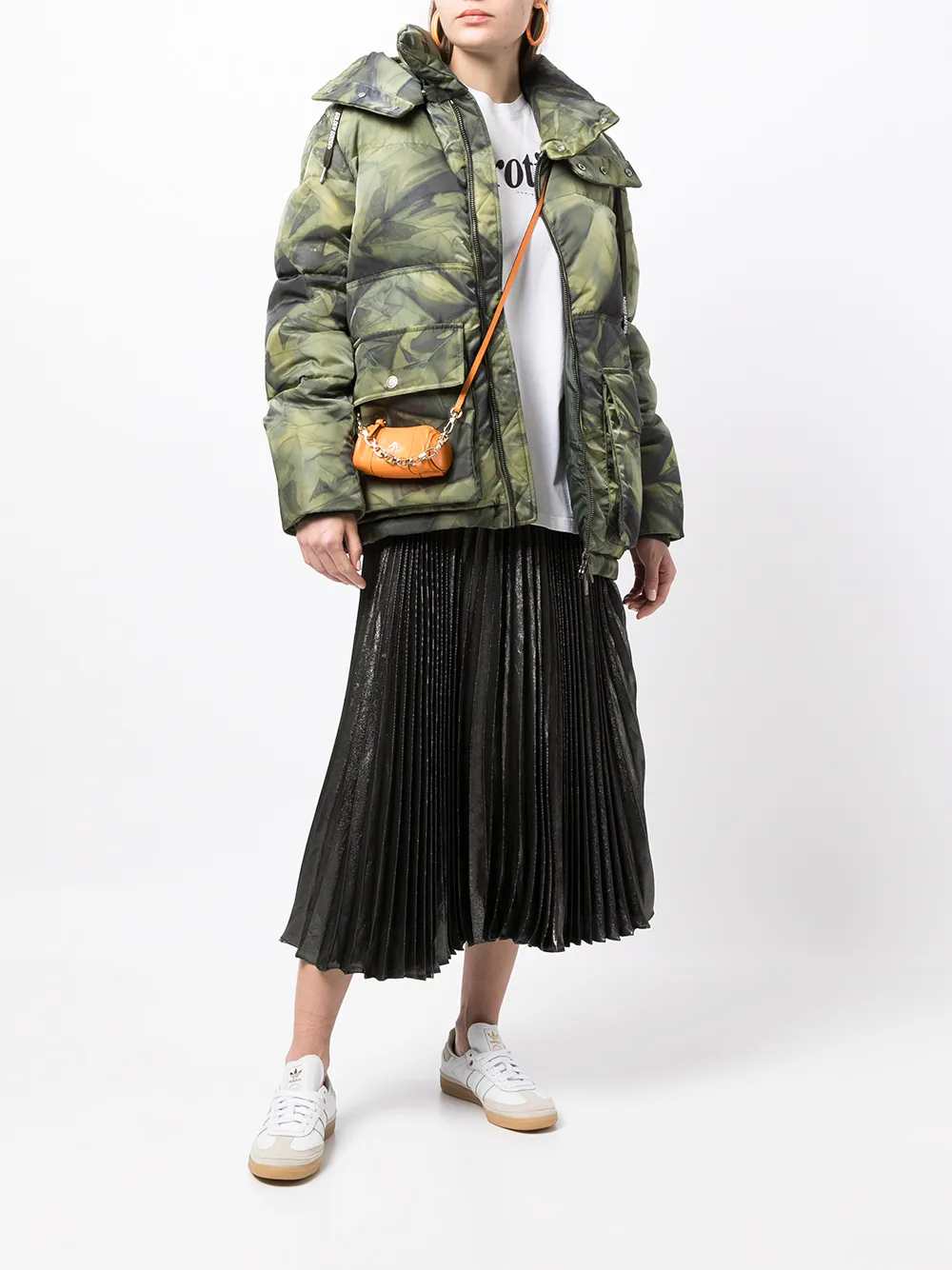 фото Golden goose пуховик с камуфляжным принтом