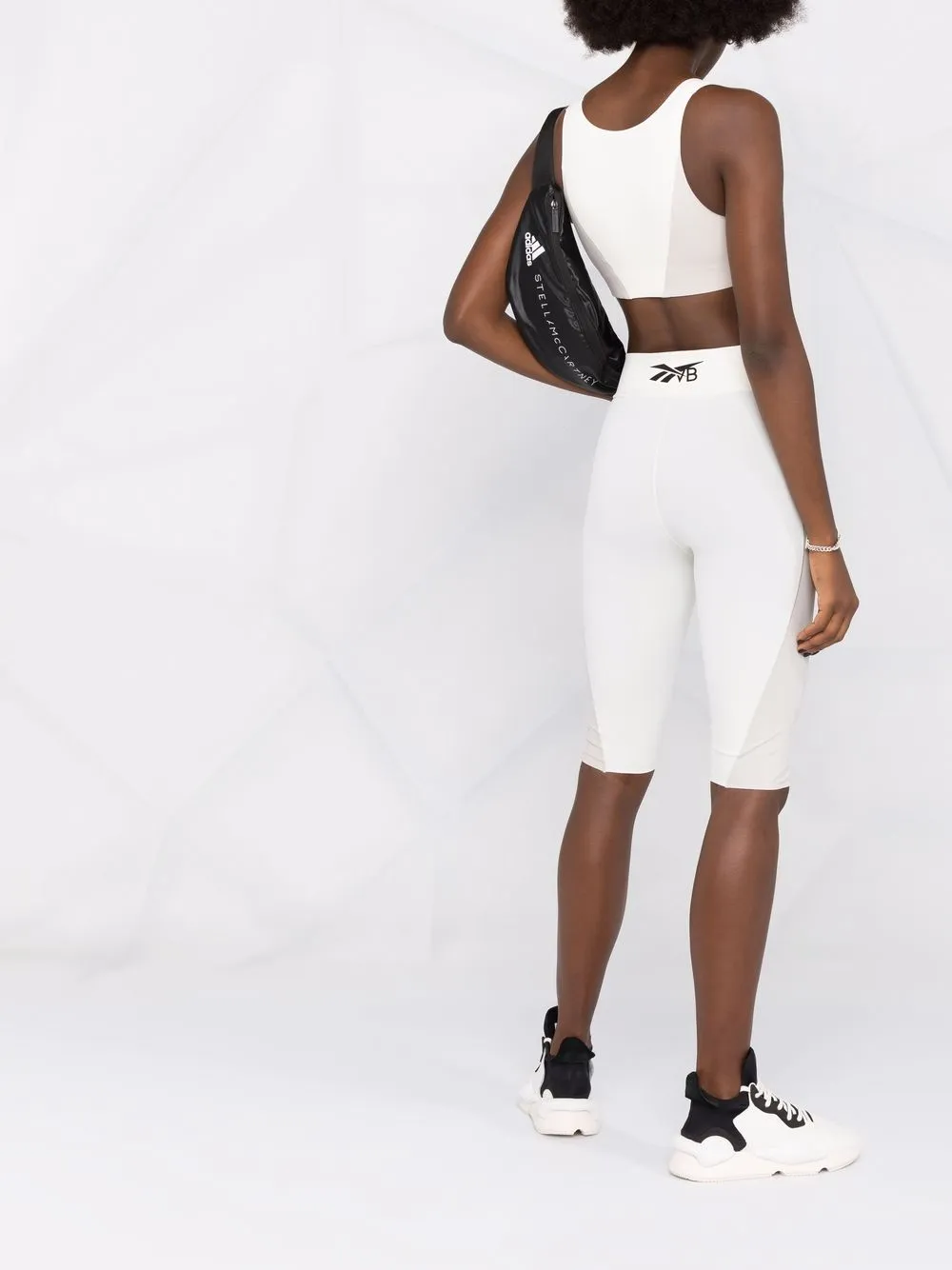 фото Reebok x victoria beckham спортивный бюстгальтер с логотипом