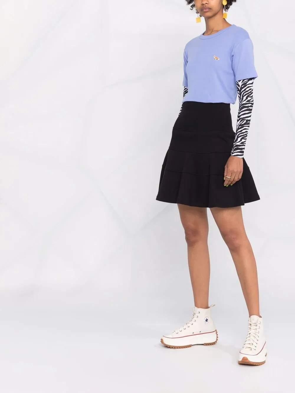 фото Maison kitsuné футболка с нашивкой-логотипом