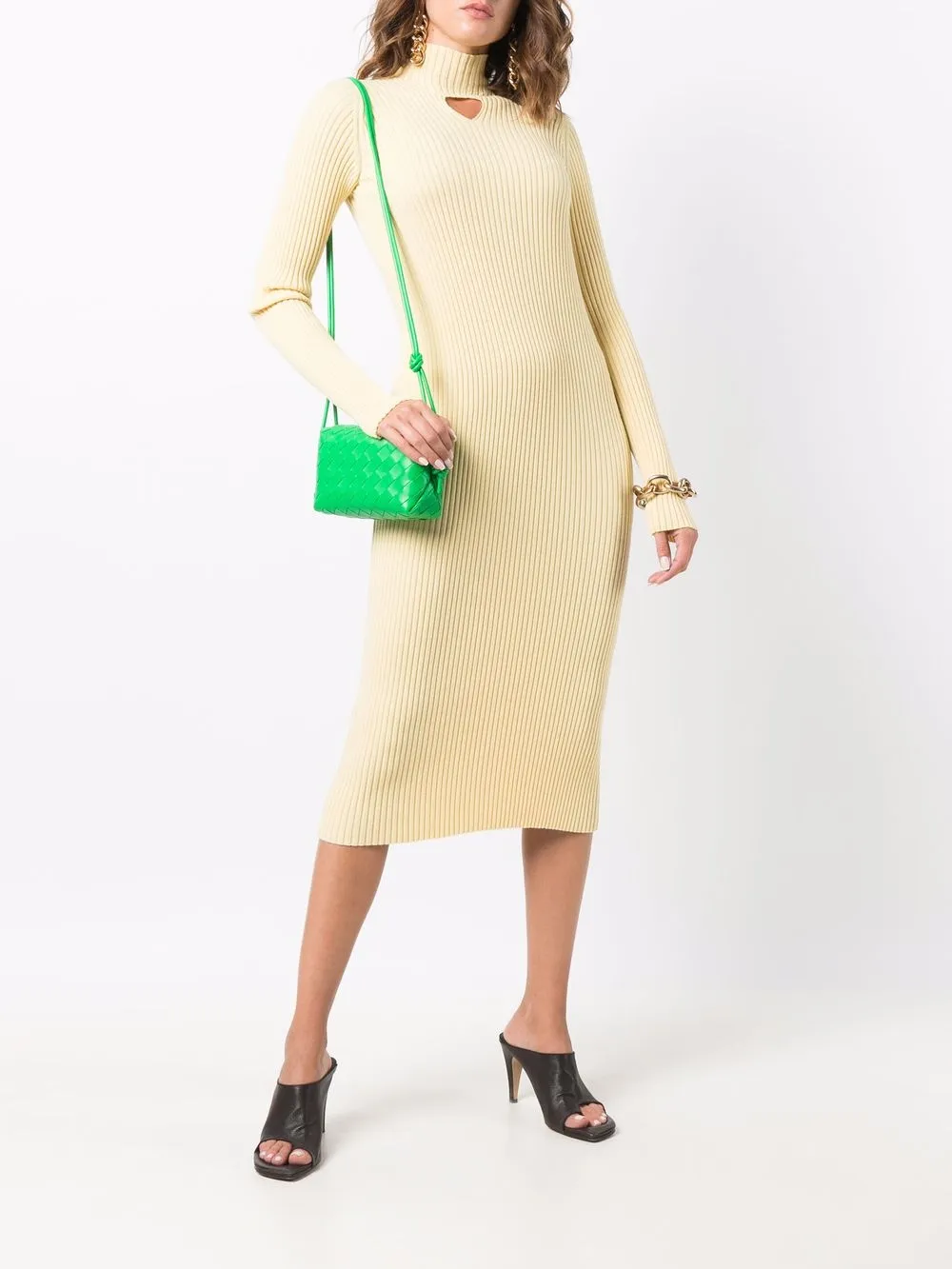 Image 2 of Bottega Veneta interwoven-design crossbody bag