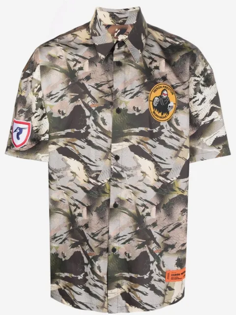 Heron Preston camisa con estampado militar