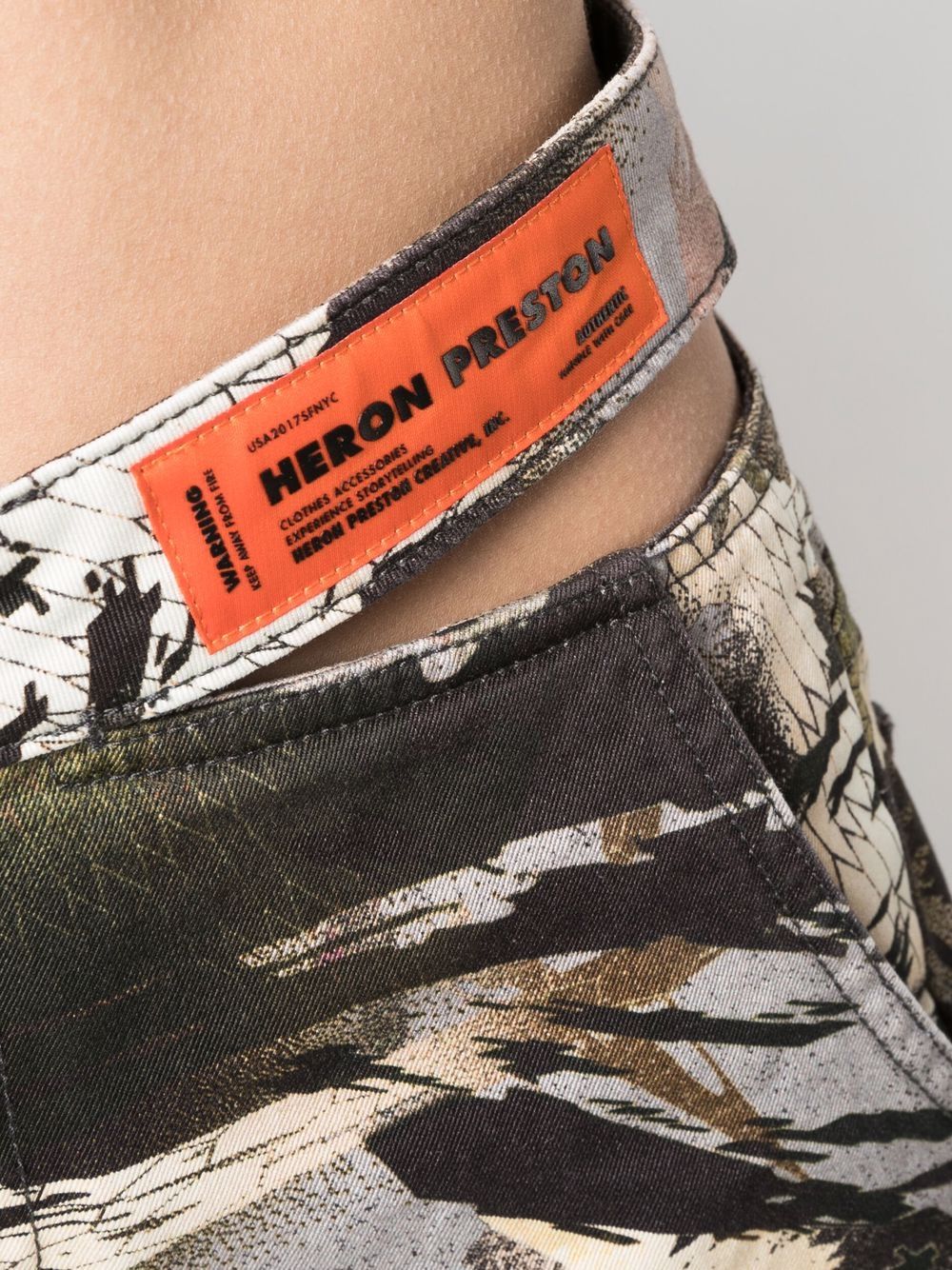 фото Heron preston open side belt camo skirt camou green no