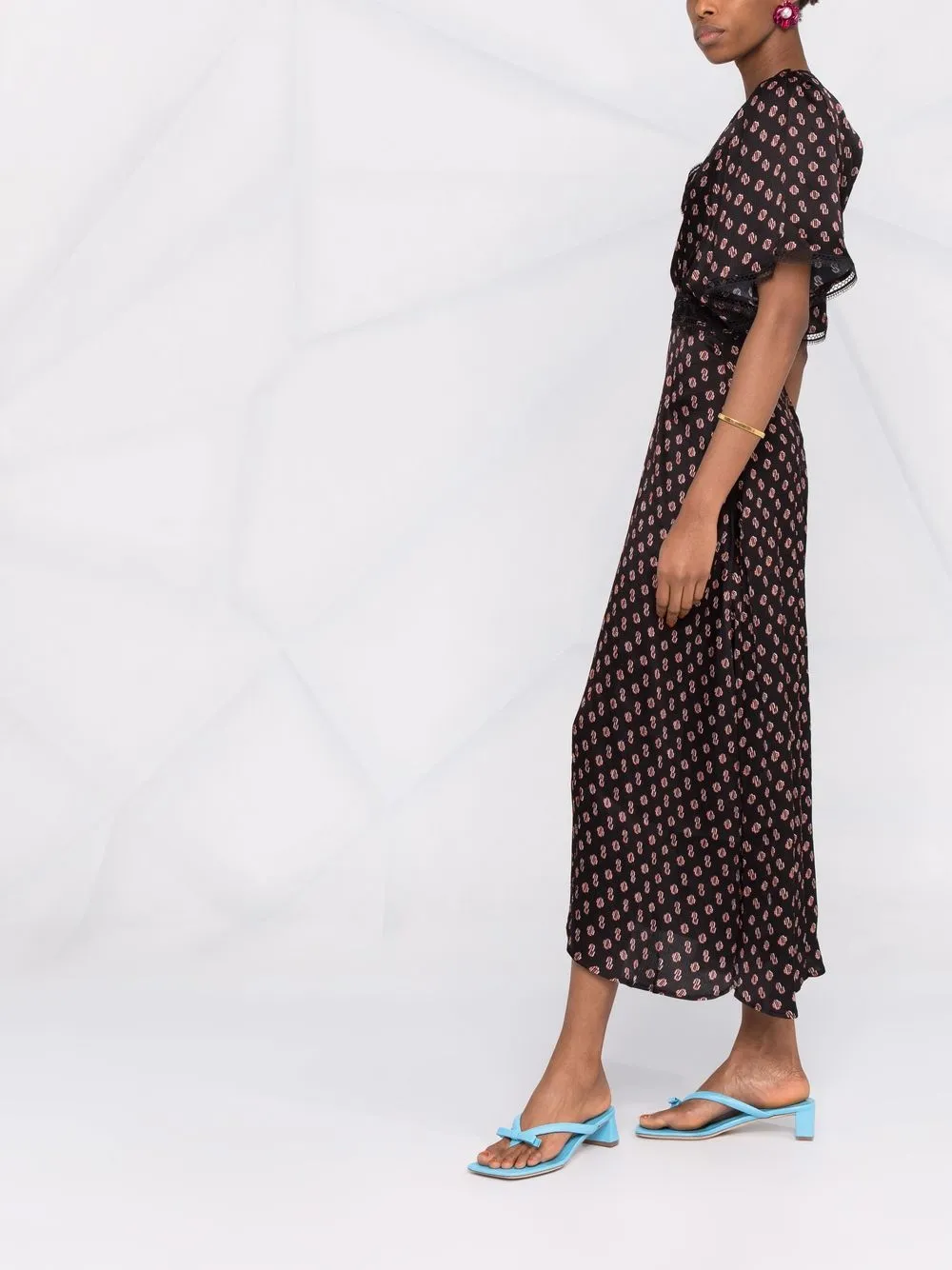 Shop Maje monogram flared silk dress with Express Delivery - FARFETCH Shop Maje monogram flared silk dress with Express Delivery - FARFETCH