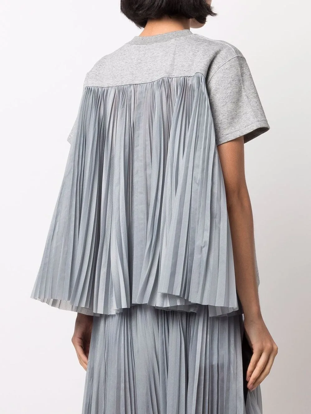 фото Nike футболка с плиссировкой из коллаборации с sacai