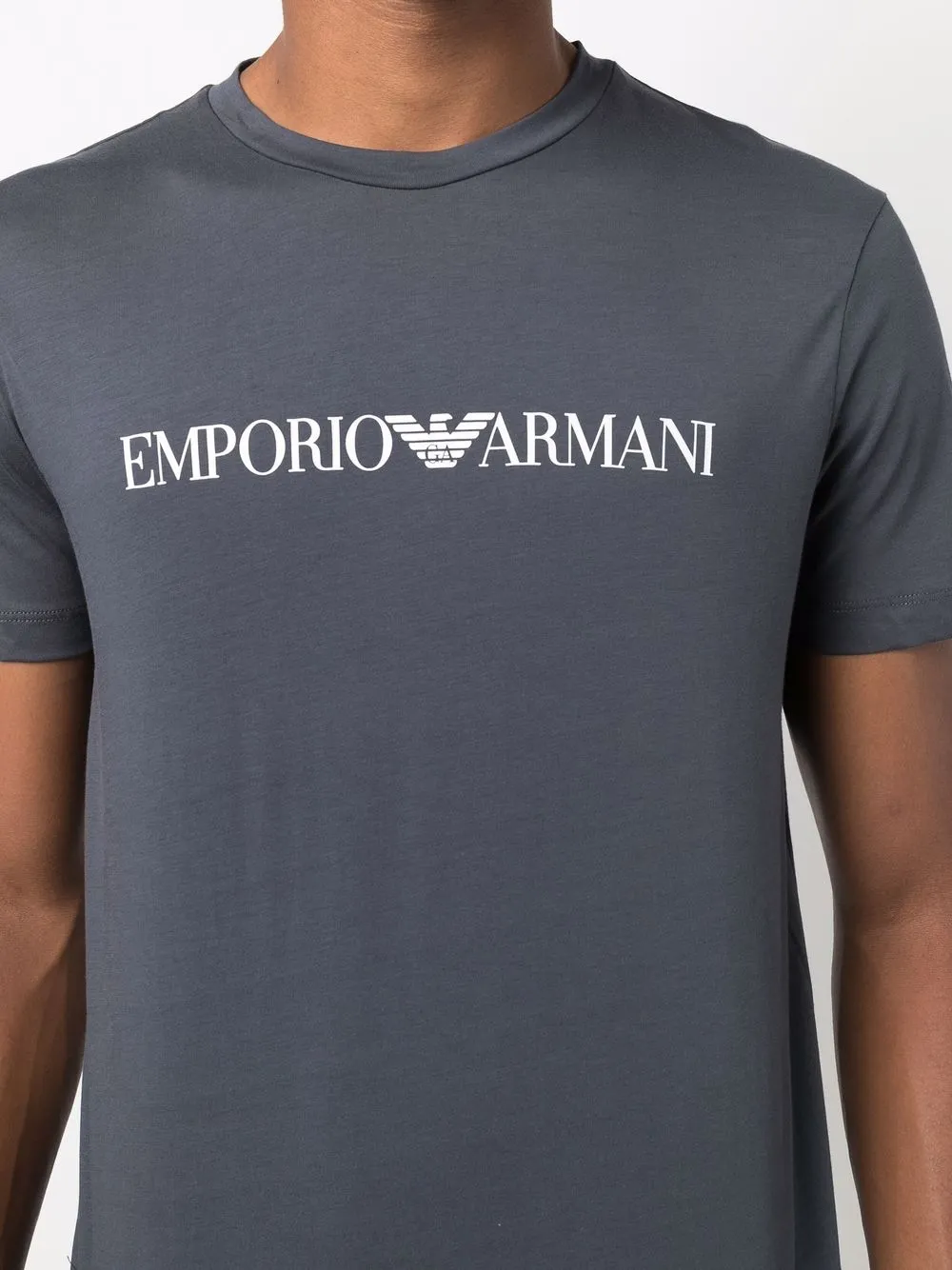 фото Emporio armani футболка с логотипом