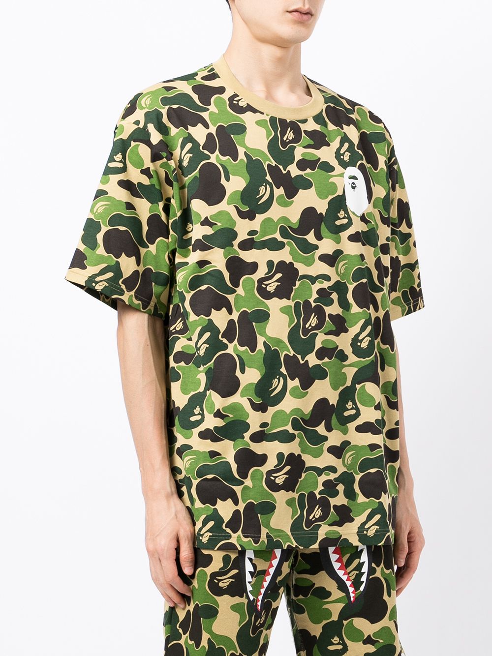 фото A bathing ape® футболка с камуфляжным принтом и логотипом