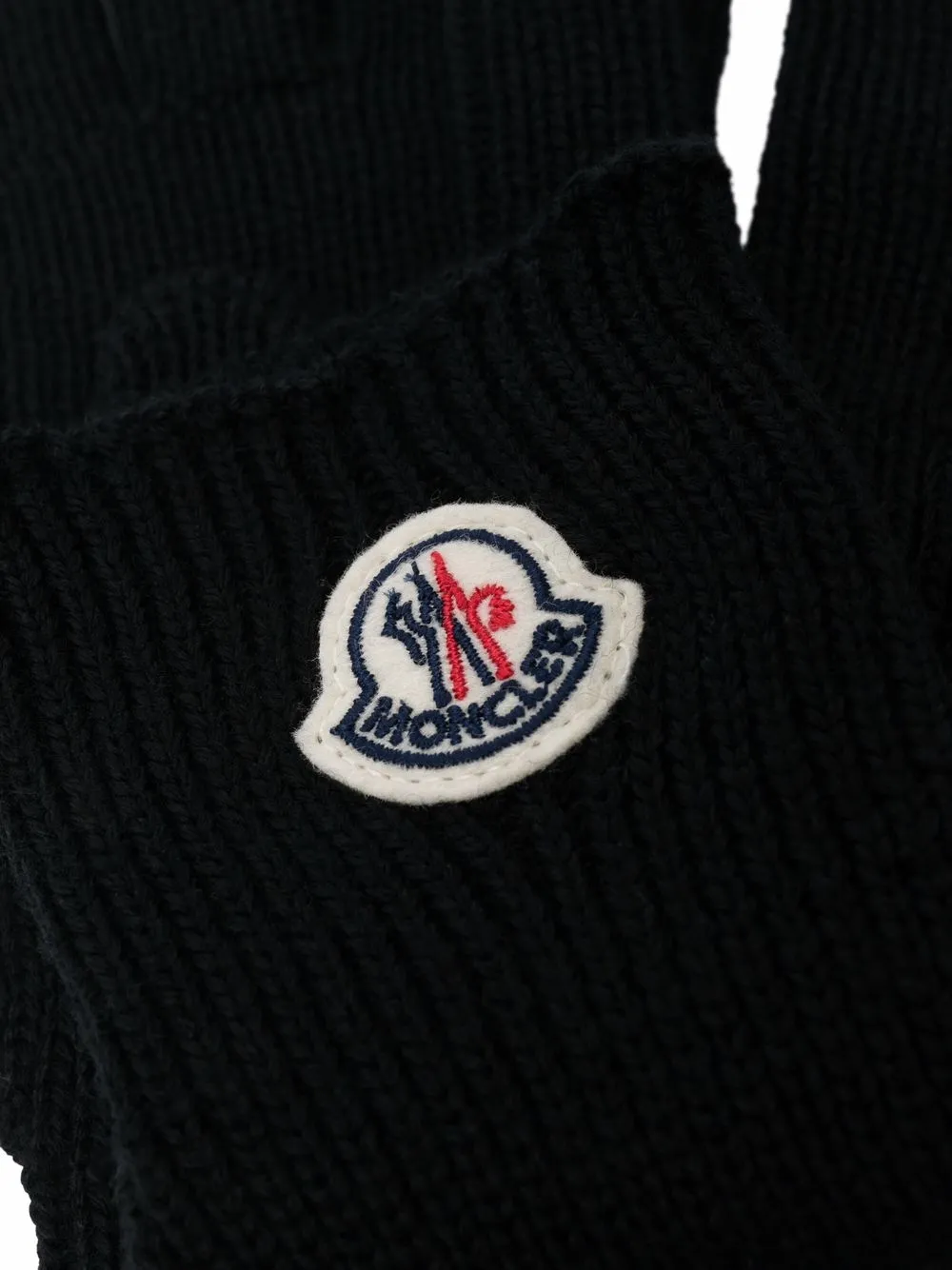 Логотип монклер. Монклер лого. нашивка moncler. черный логотип монклер. moncler перчатки.