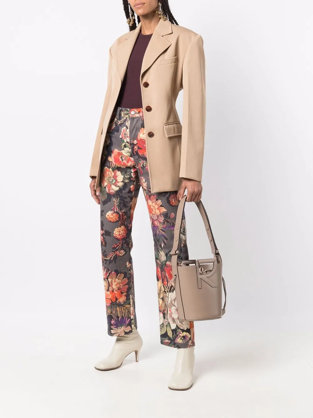 Roger Vivier logo-embellished bucket bag | Image 2