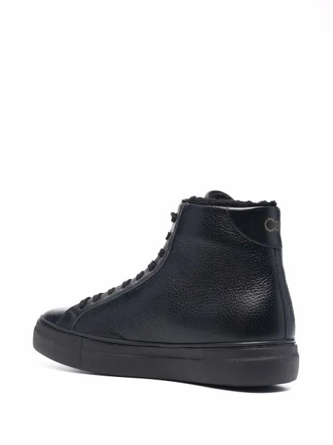 sneaker shops in menlyn