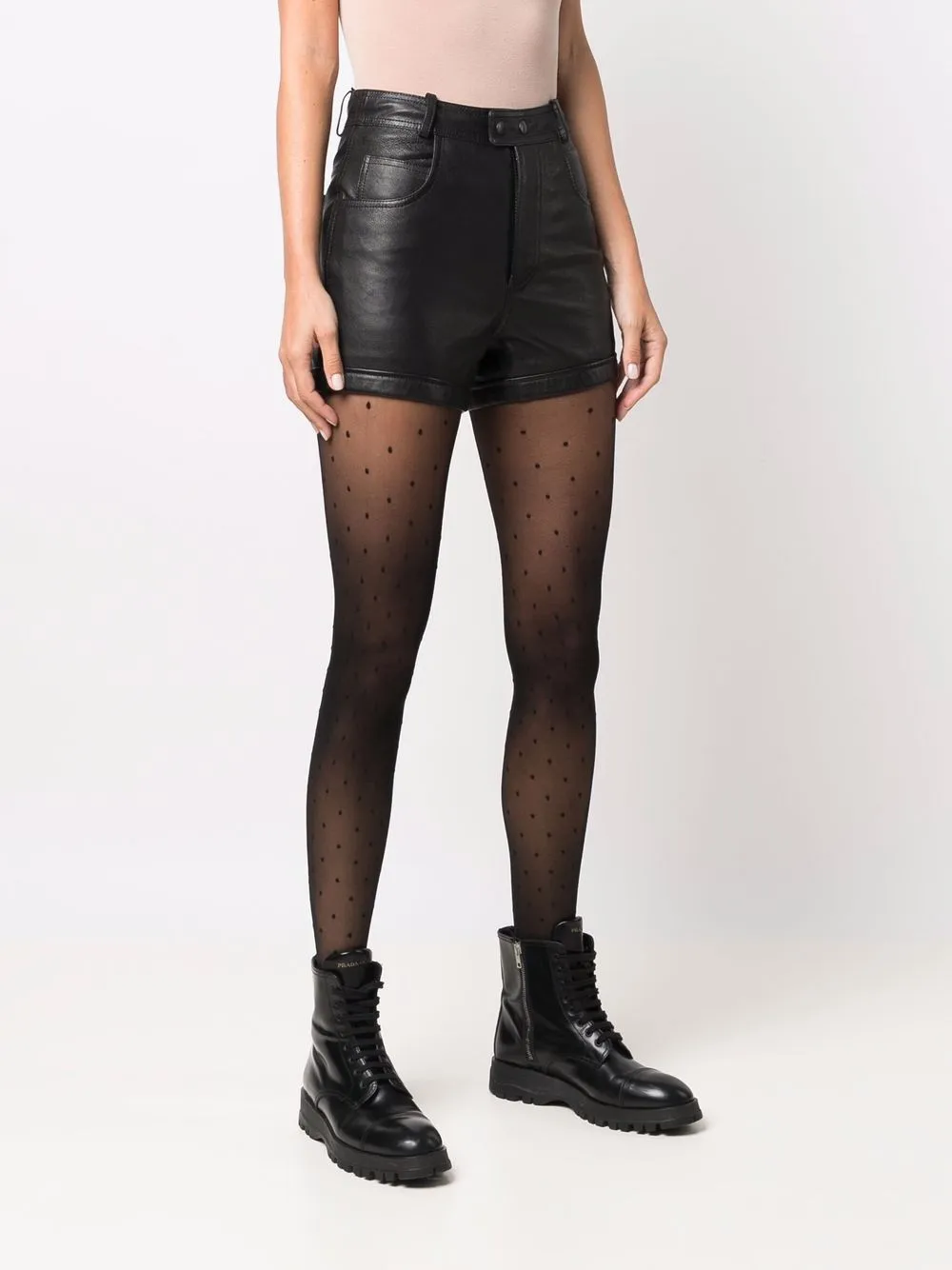 фото Saint laurent кожаные шорты с завышенной талией