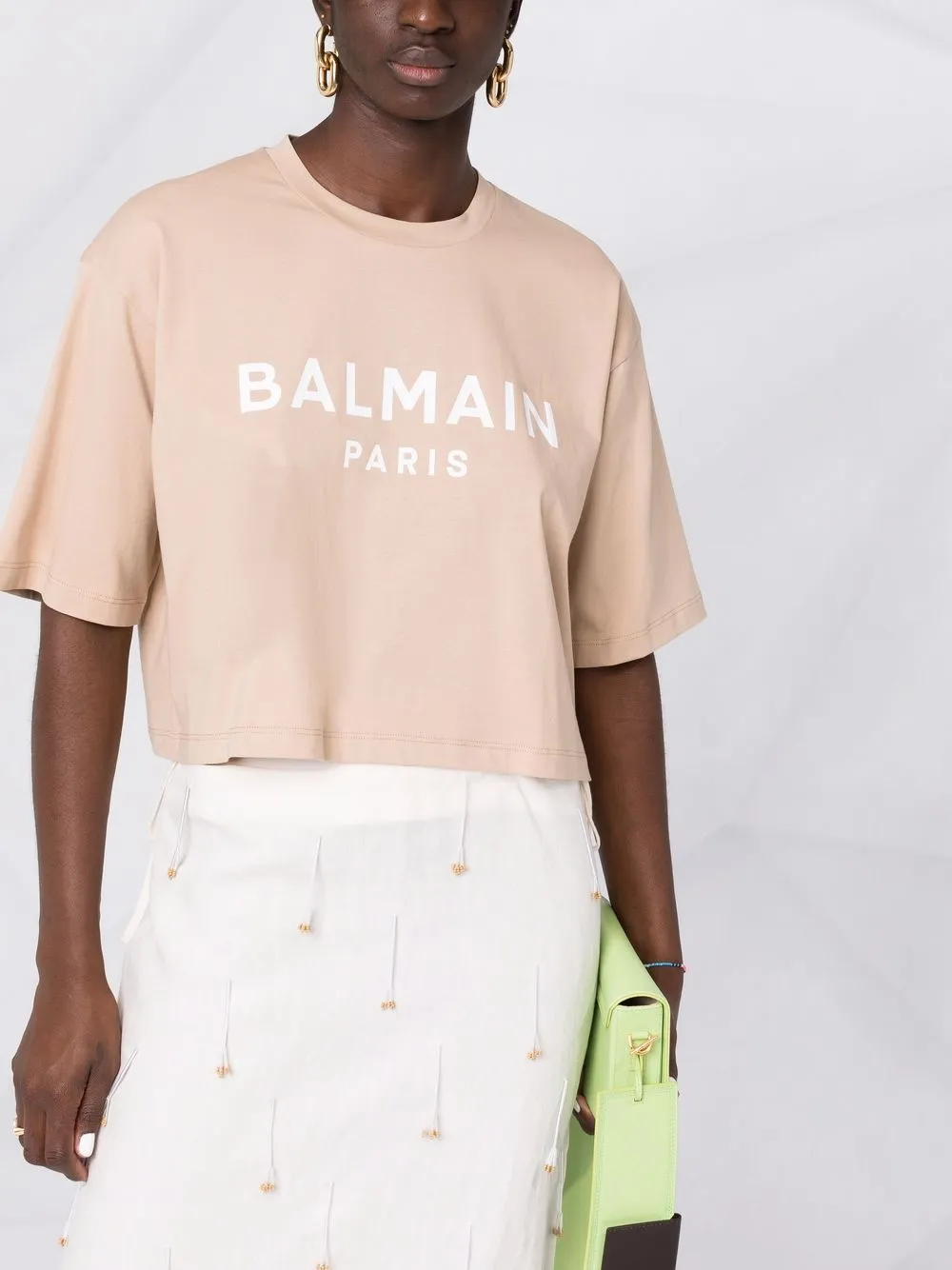 фото Balmain укороченная футболка с логотипом