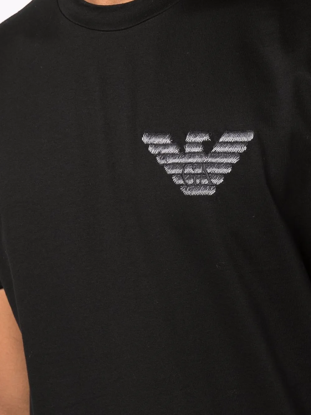 фото Emporio armani футболка с вышитым логотипом