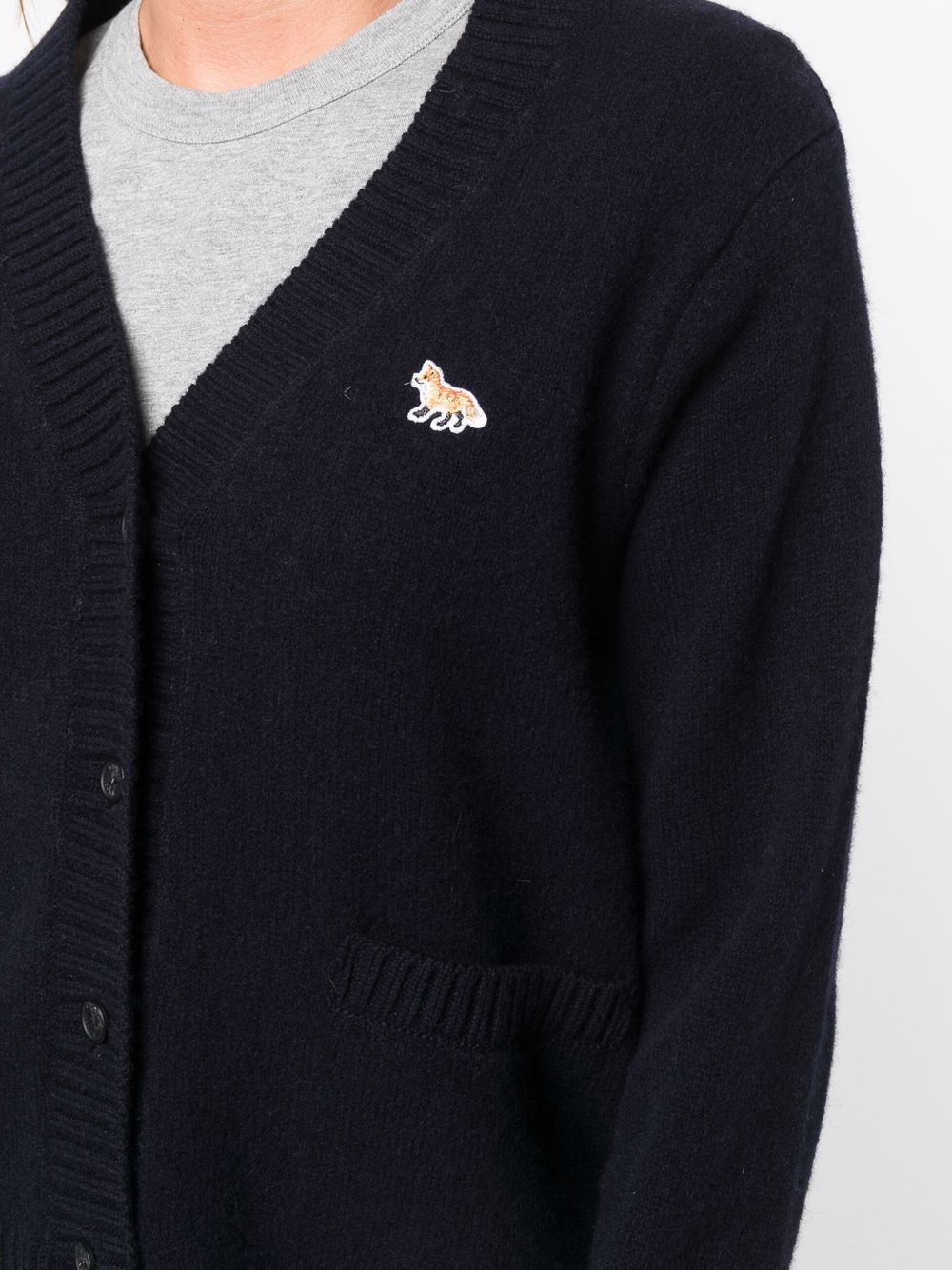 Maison Kitsuné Baby Fox パッチ Vネックカーディガン 通販 - FARFETCH