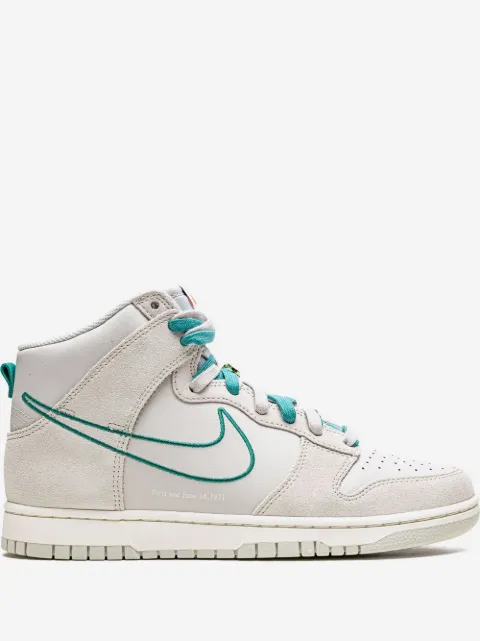 Nike Dunk High SE "First Use - Green Noise" スニーカー
