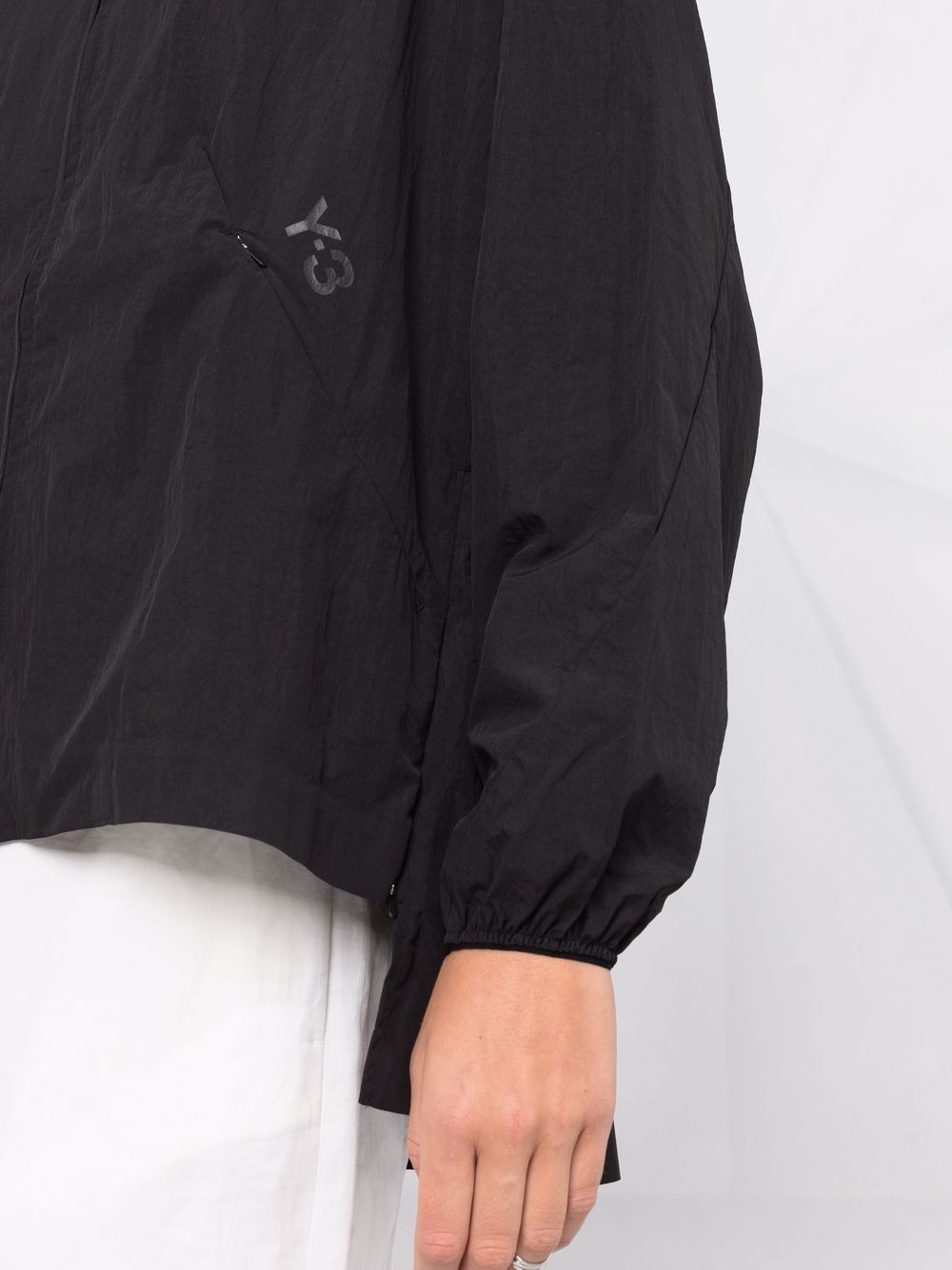 фото Y-3 logo-print lightweight hooded jacket