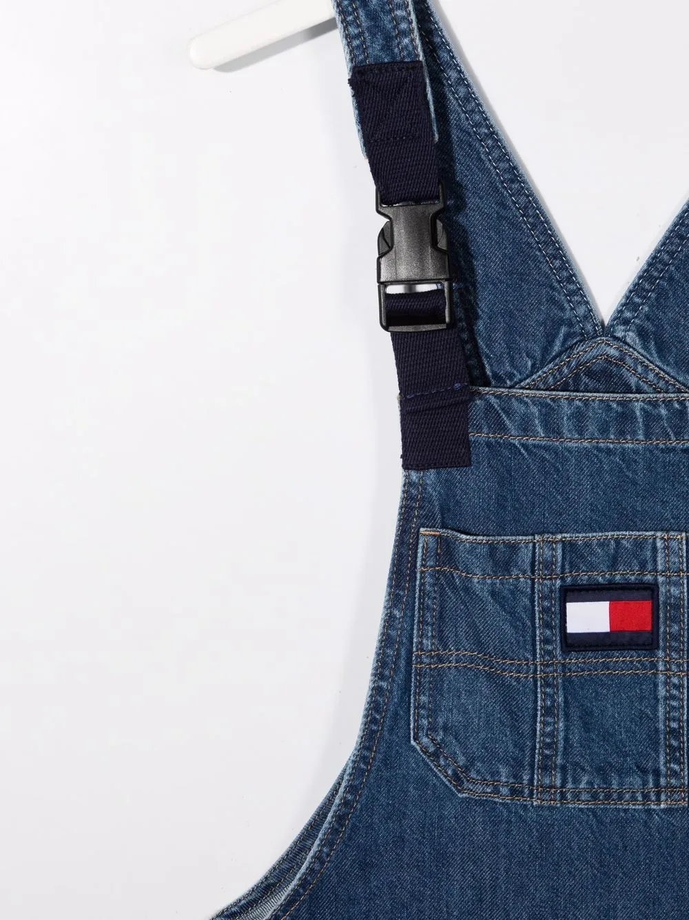 фото Tommy hilfiger junior джинсовое платье с нашивкой-логотипом