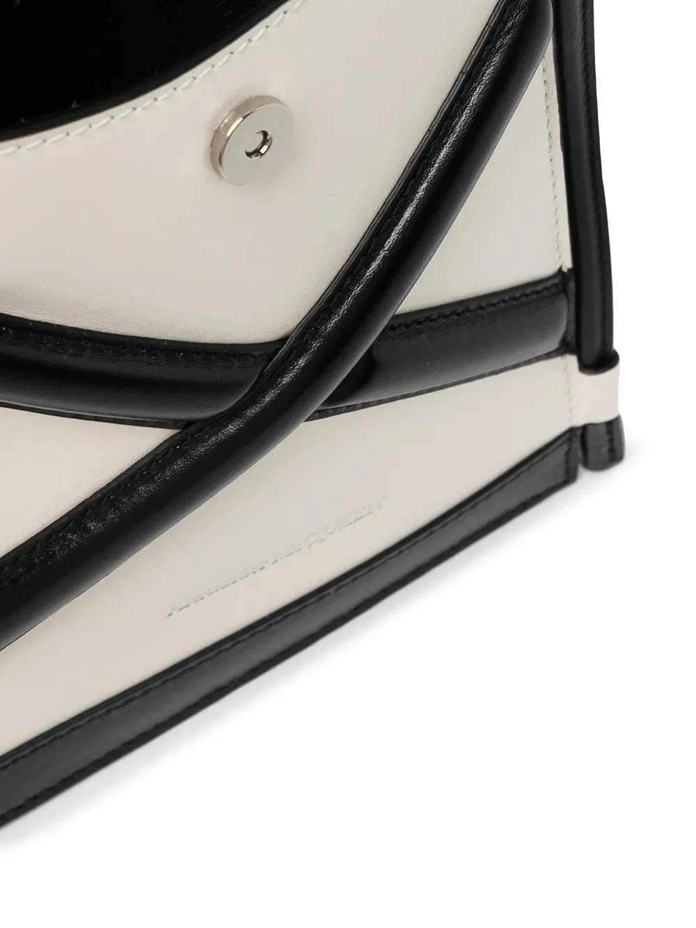 фото Alexander mcqueen сумка через плечо the curve micro