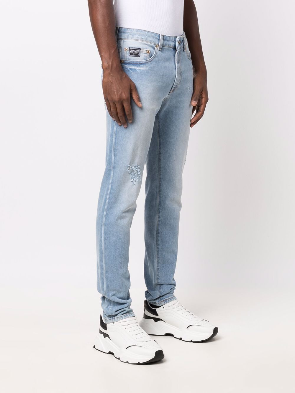 фото Versace jeans couture прямые джинсы с тисненым логотипом