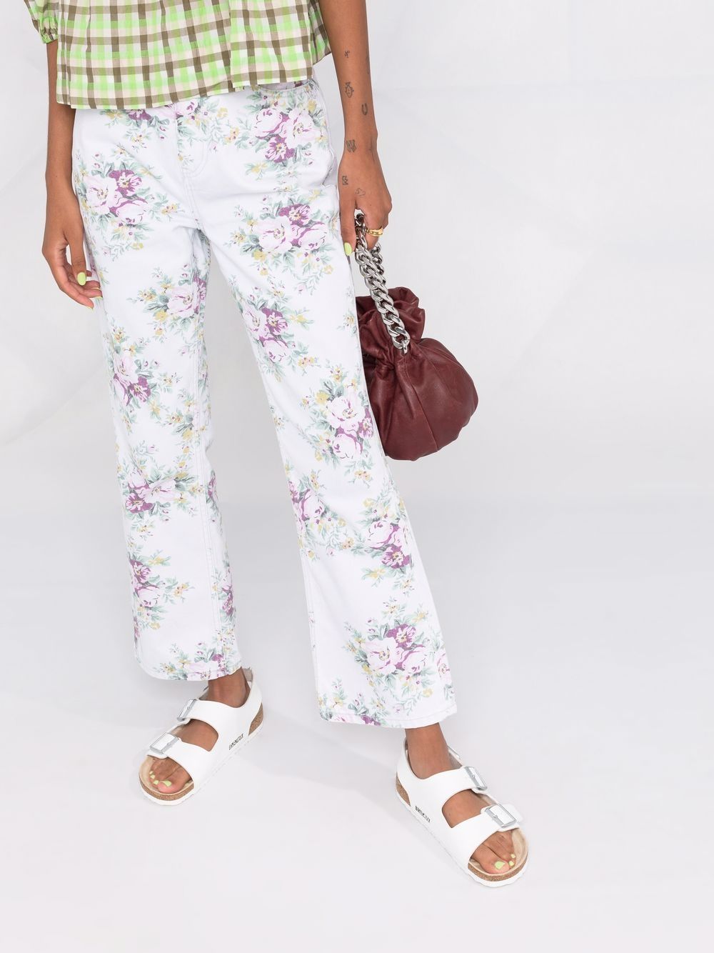 фото Ganni расклешенные джинсы betzy с цветочным принтом