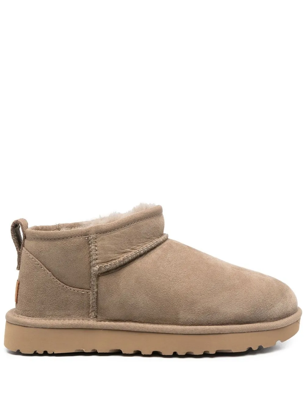 

UGG logo-patch classic mini boots - Neutrals