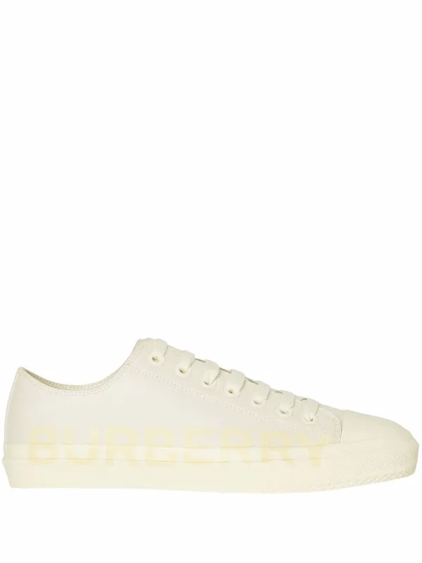 converse estampado burberry