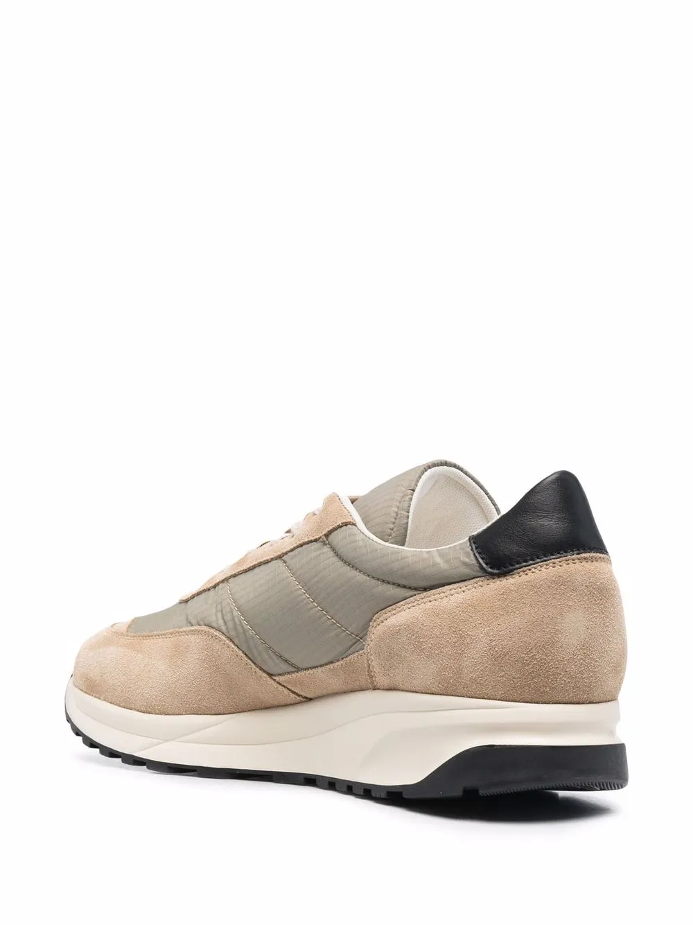 фото Common projects кроссовки на шнуровке