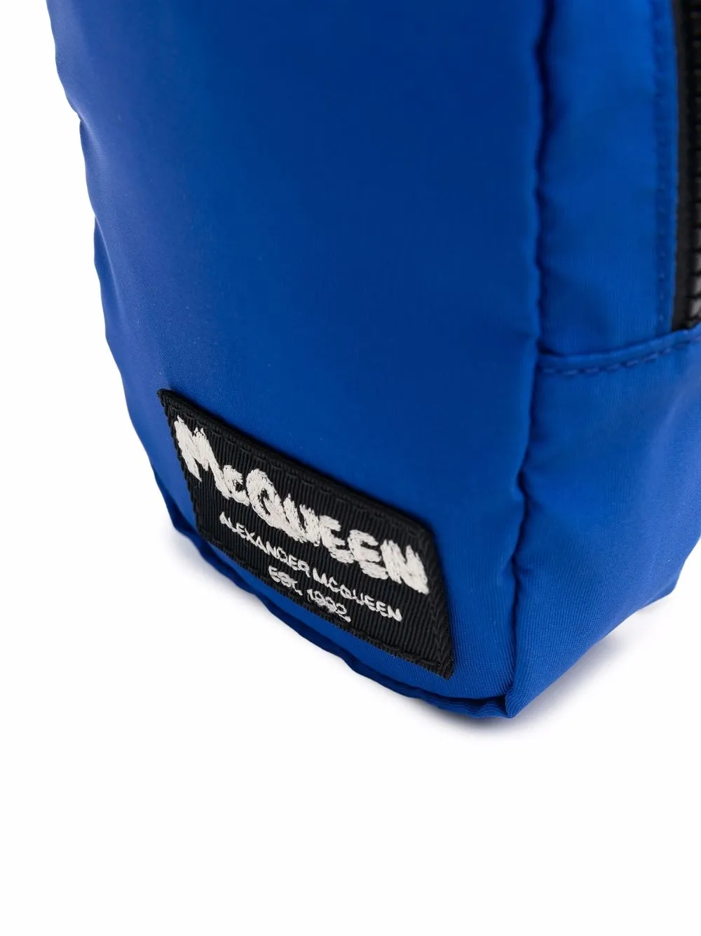 Alexander McQueen Buidel met logopatch Blu