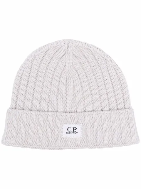 cable-knit logo-patch beanie for men 