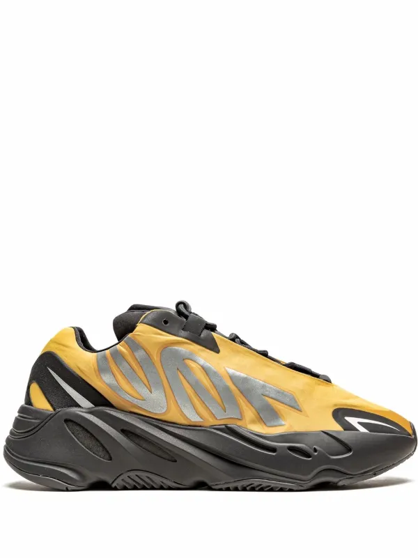 YEEZY BOOST 700 MNVN