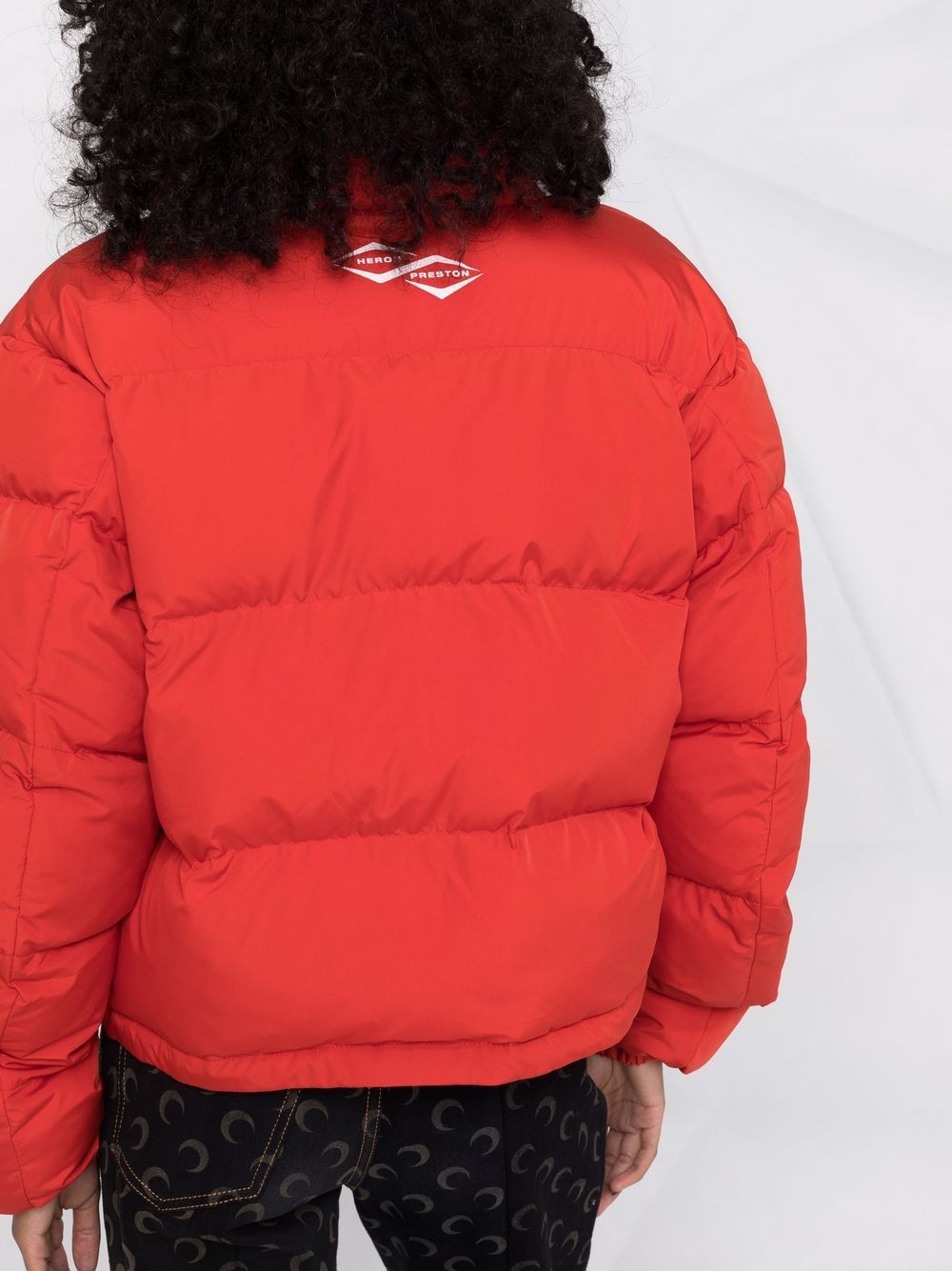 фото Heron preston logo-patch cropped puffer jacket