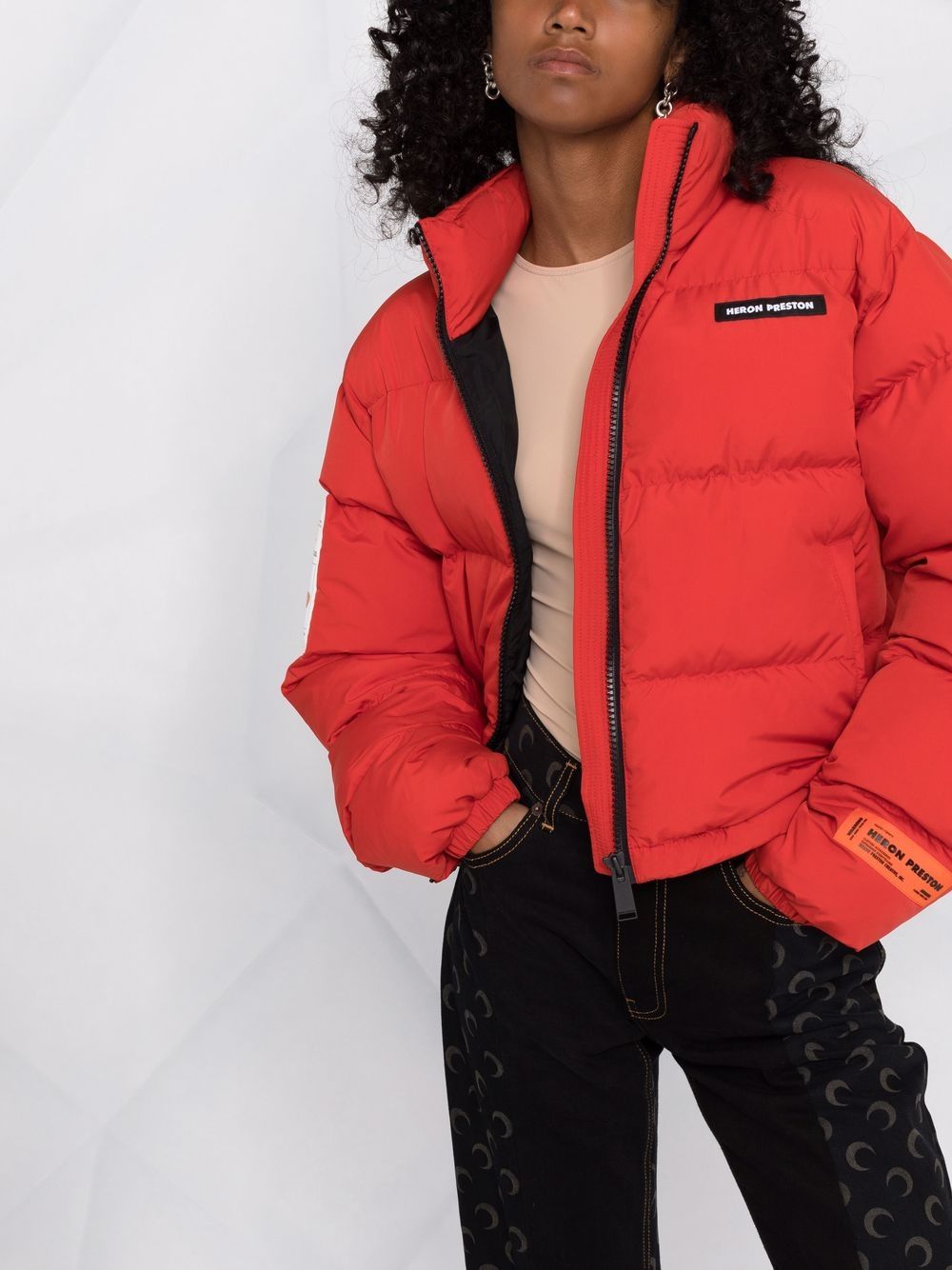 фото Heron preston logo-patch cropped puffer jacket