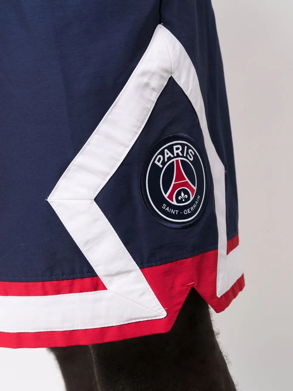 фото Nike шорты paris с кулиской и нашивкой-логотипом
