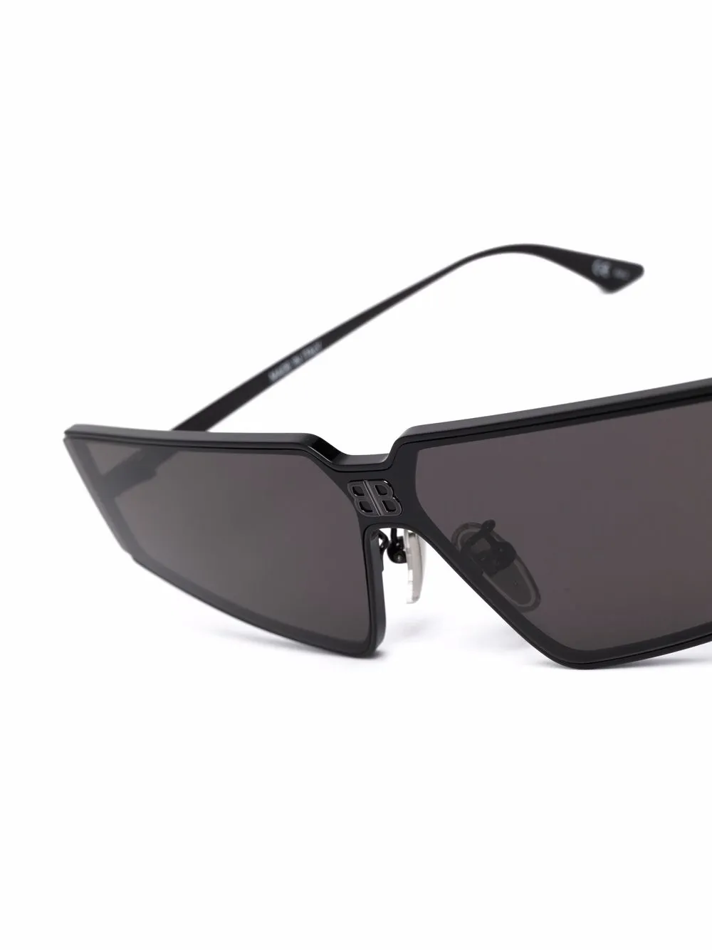 фото Balenciaga eyewear солнцезащитные очки shield 2.0 в оправе 'кошачий глаз'