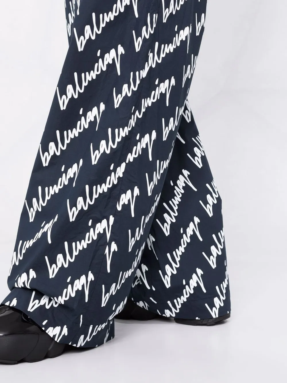 фото Balenciaga широкие брюки с логотипом