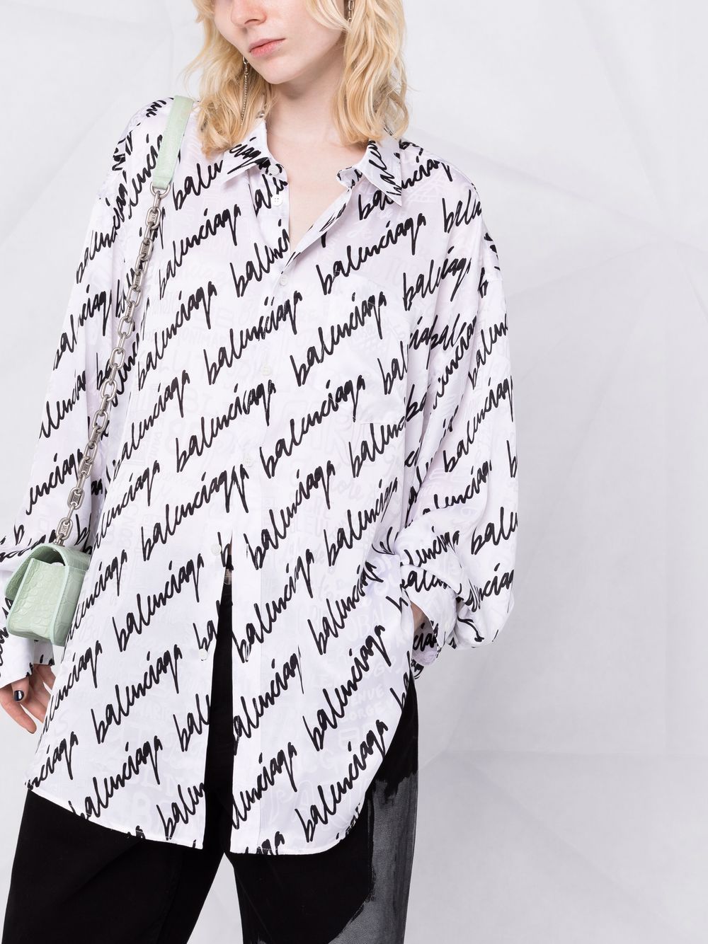 фото Balenciaga шелковая блузка с принтом signature