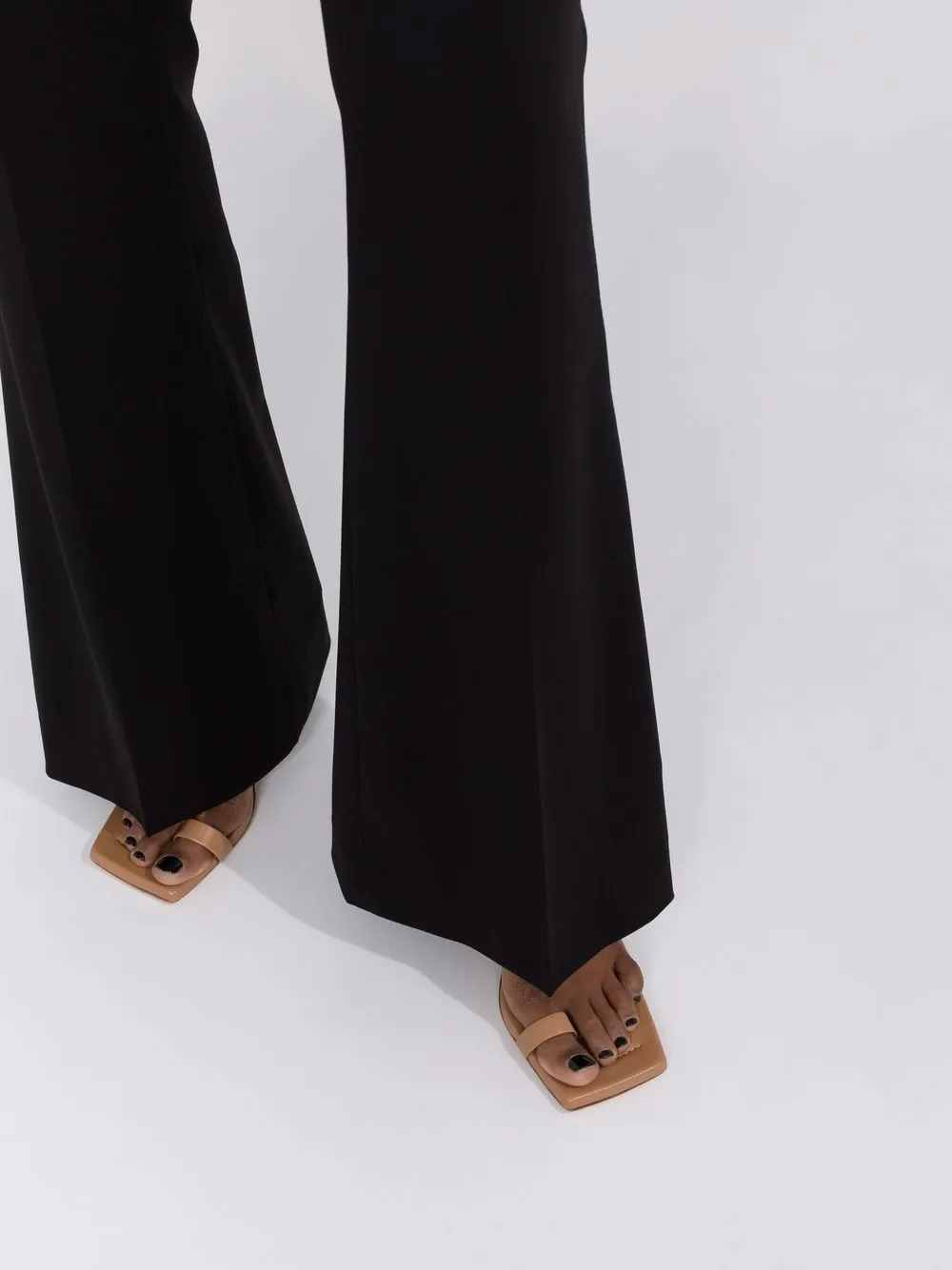 фото Jacquemus брюки le pantalon pinu