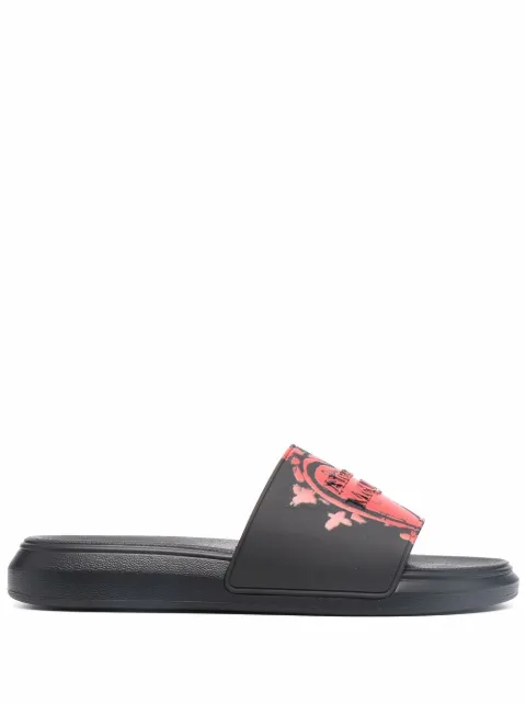 Alexander McQueen sandalias con logo en relieve