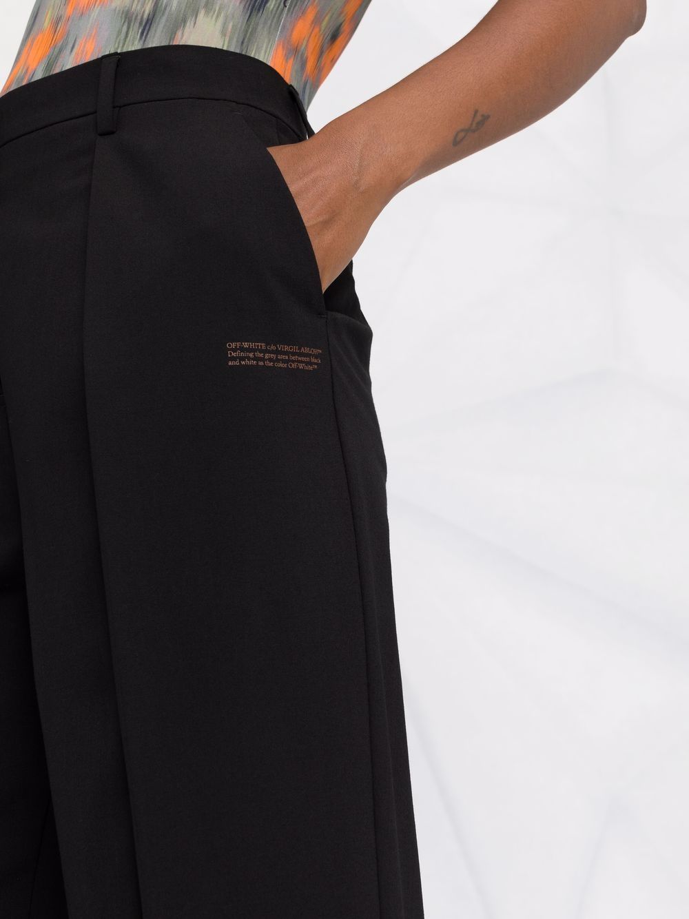 фото Off-white брюки с логотипом
