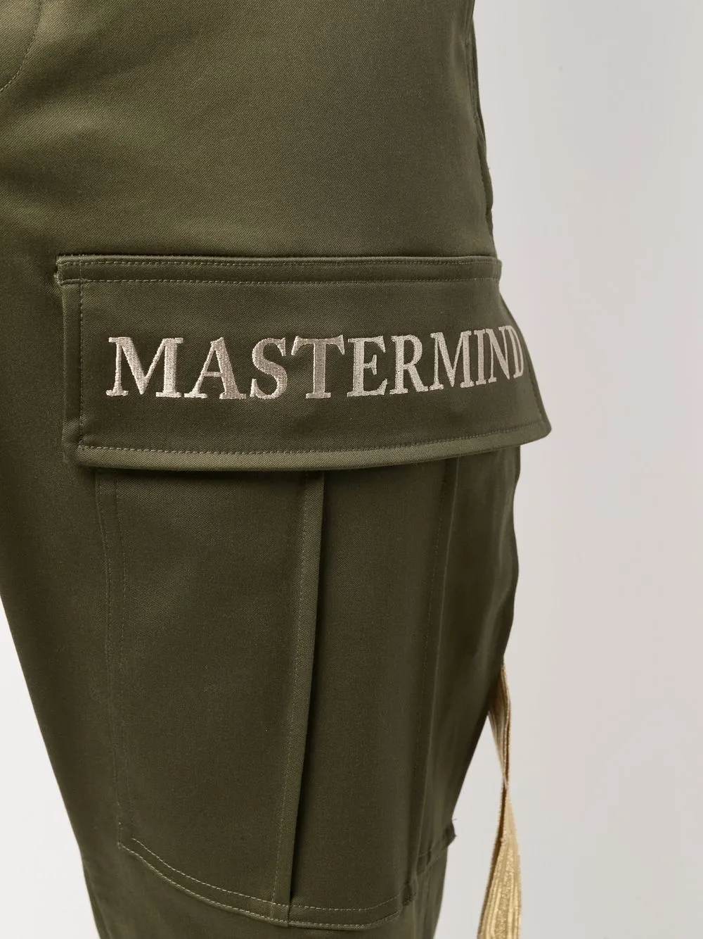 фото Mastermind world брюки карго с логотипом